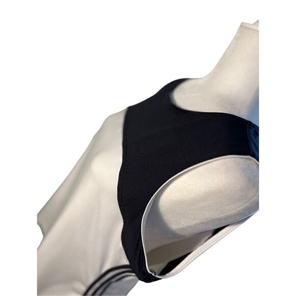 Adidas sleeveless tennis top - Picture 2 of 9